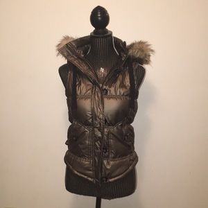 Gold vest with fur hood